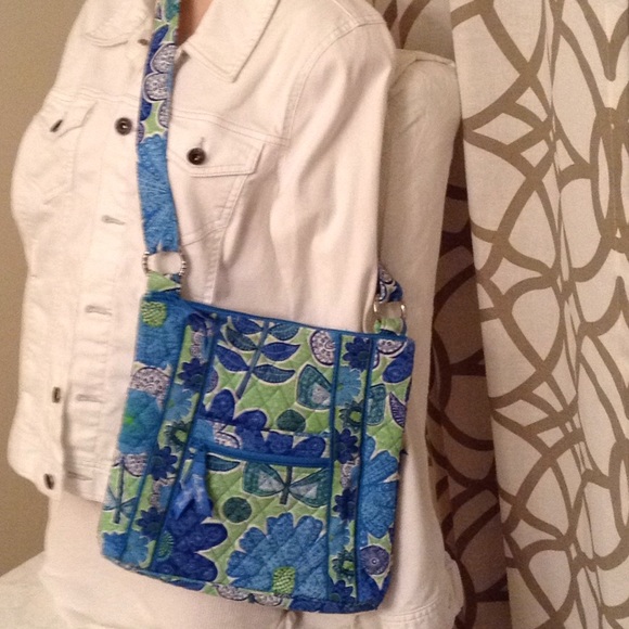Vera Bradley Handbags - Vera Bradley Cross Body Fashion Pop of color